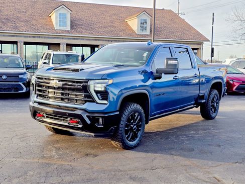 Used 2025 Chevrolet Silverado 2500 LTZ w/ LTZ Plus Package image 10