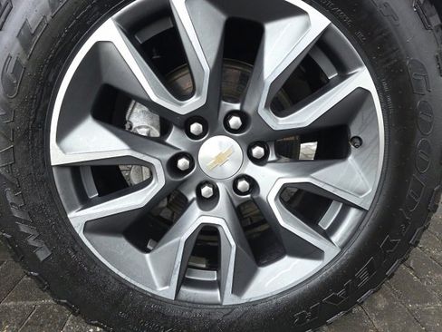 Used 2023 Chevrolet Silverado 1500 LT image 8