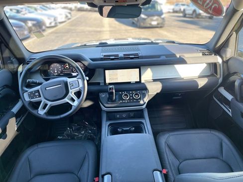 Used 2023 Land Rover Defender 110 S image 11