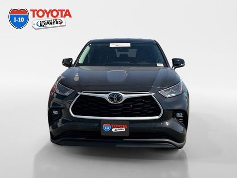 Certified 2024 Toyota Highlander LE image 8