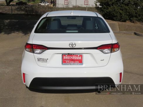 Used 2024 Toyota Corolla LE image 5