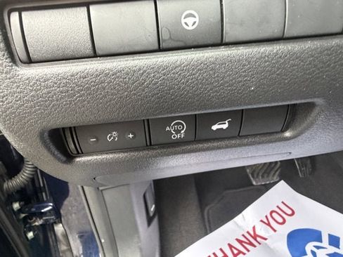 Used 2024 Nissan Rogue SV FWD image 17