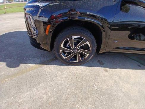 New 2026 Buick Enclave Sport Touring w/ Power Package FWD image 4