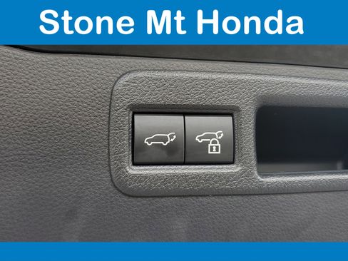 Used 2024 Toyota Venza image 10