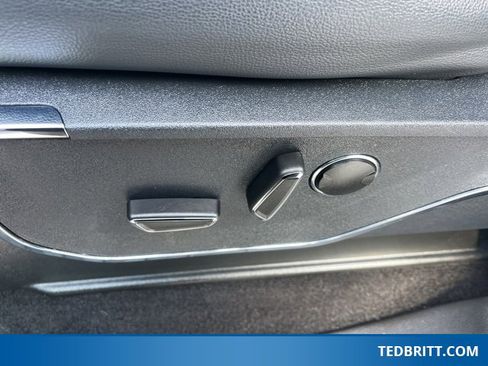 Used 2023 Ford F150 Lariat w/ Equipment Group 502A High image 43