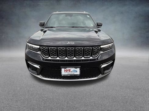 Used 2023 Jeep Grand Cherokee Summit AWD/4WD image 9
