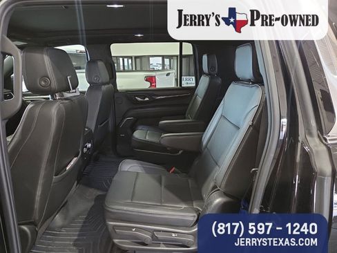 Used 2022 GMC Yukon XL Denali image 16
