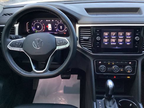 Used 2022 Volkswagen Atlas SE w/ Panoramic Sunroof Package AWD/4WD image 17