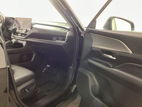 Used 2025 Toyota Grand Highlander AWD Hybrid image 19