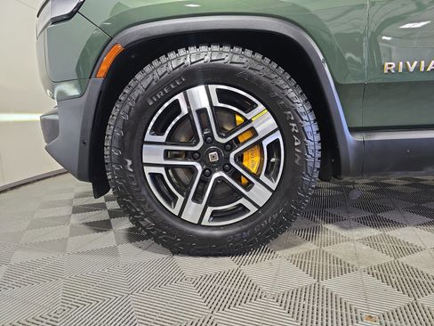 Used 2022 Rivian R1T Adventure image 9