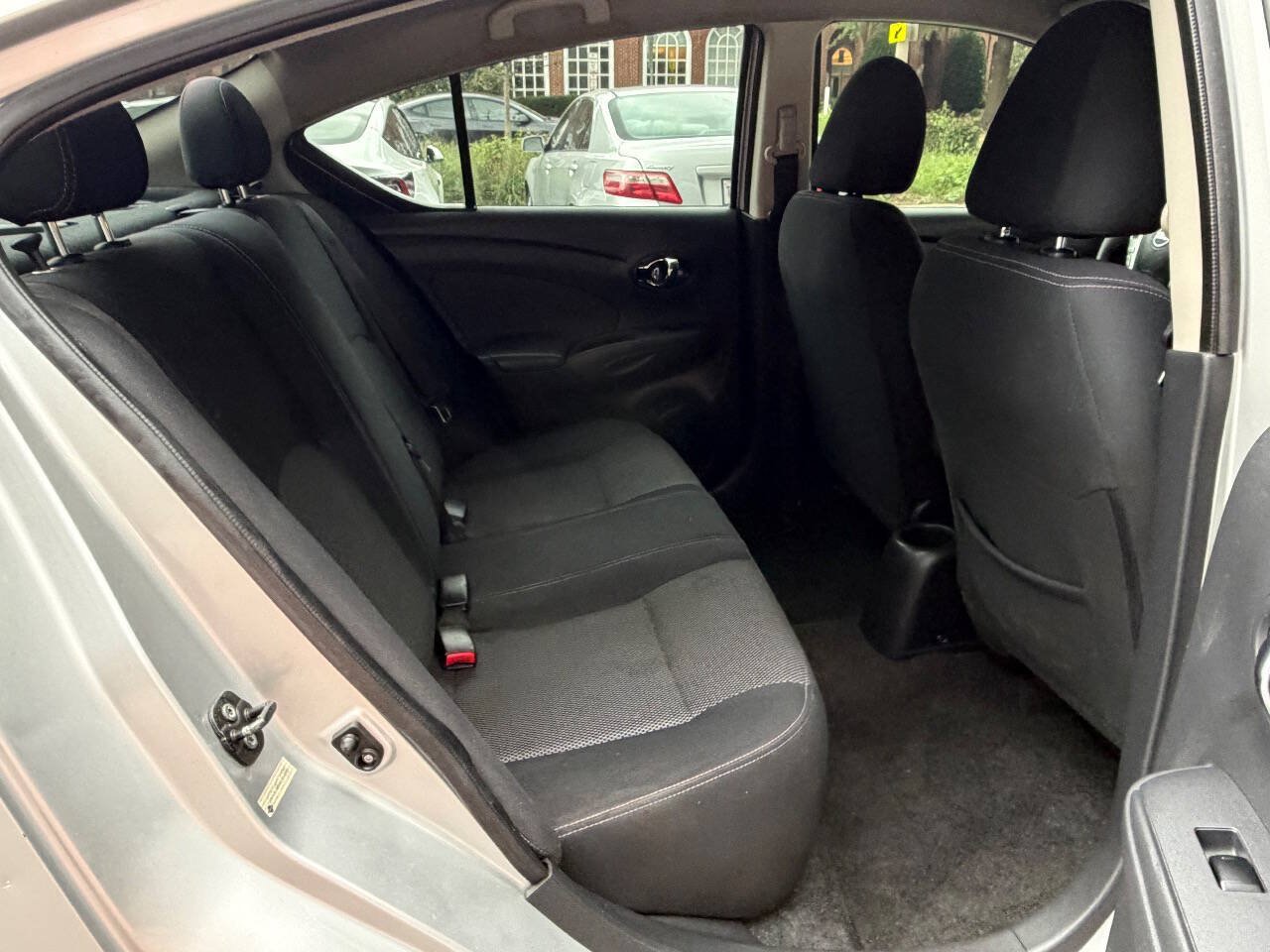 Used 2016 Nissan Versa SV FWD image 16