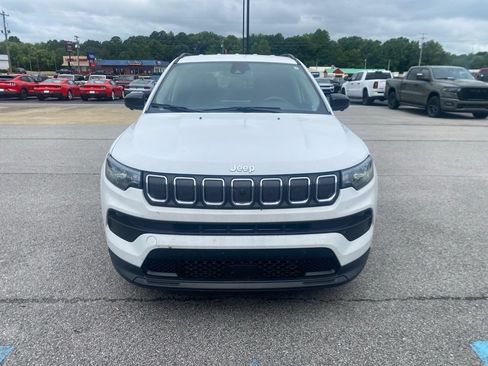 Used 2022 Jeep Compass Latitude w/ Convenience Group FWD image 1