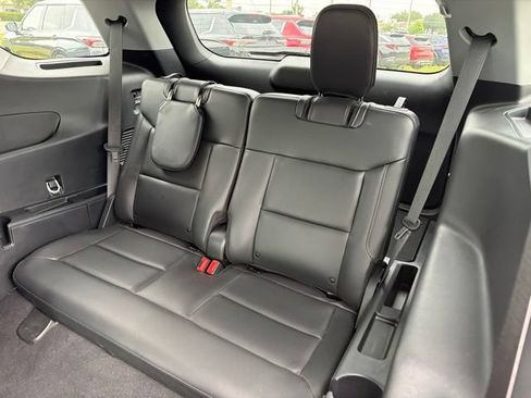Used 2023 Ford Explorer XLT w/ Equipment Group 202A RWD image 15