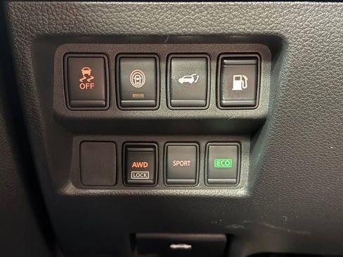 Used 2020 Nissan Rogue SV image 29