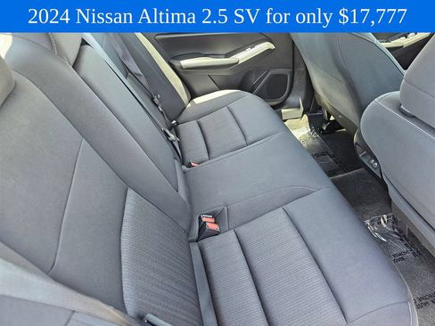 Used 2024 Nissan Altima 2.5 SV FWD image 13