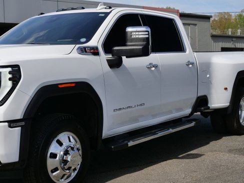 Used 2026 GMC Sierra 3500 Denali w/ Denali Reserve Package image 29