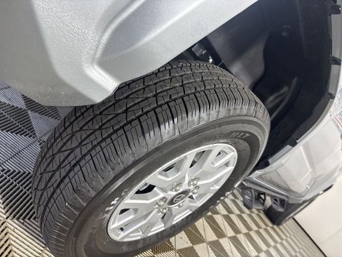 Used 2025 Toyota Tacoma SR5 image 33