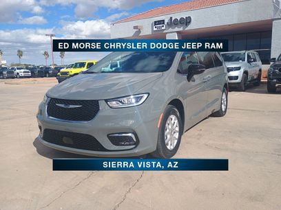 New 2025 Chrysler Pacifica Select