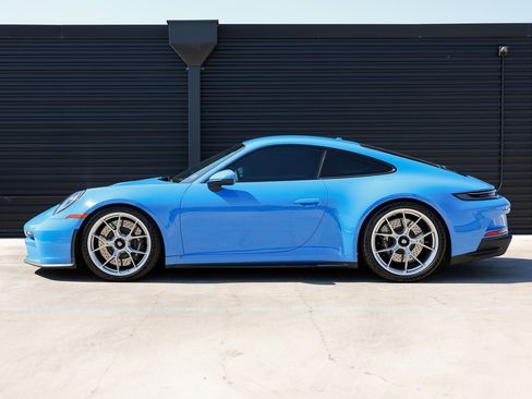 Certified 2022 Porsche 911 GT3 image 2