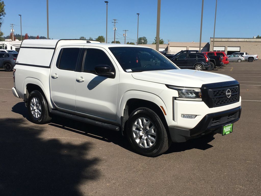Used 2023 Nissan Frontier SV w/ Midnight Edition Package AWD/4WD image 9