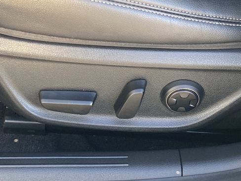 Used 2023 Genesis G70 2.0T image 19