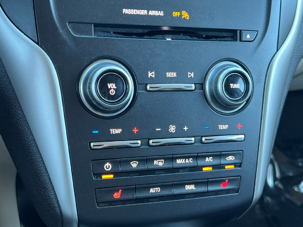 Used 2019 Lincoln MKC Select w/ Select Plus Package AWD/4WD image 27