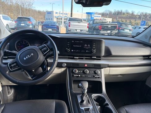 Certified 2023 Kia Carnival LX image 16
