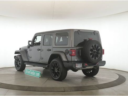Used 2025 Jeep Wrangler Unlimited Sahara image 8