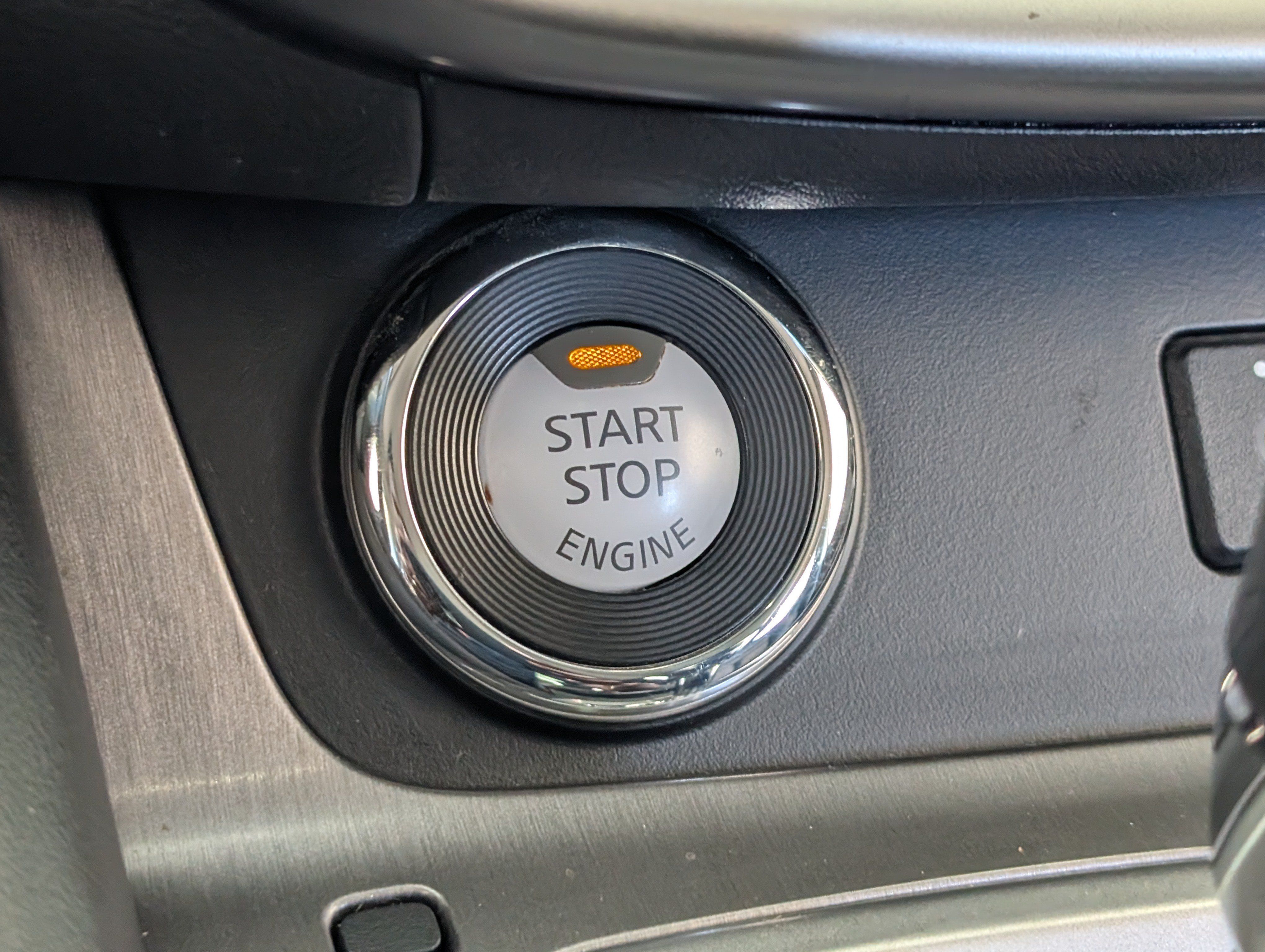 Used 2024 Nissan Murano SV FWD image 32