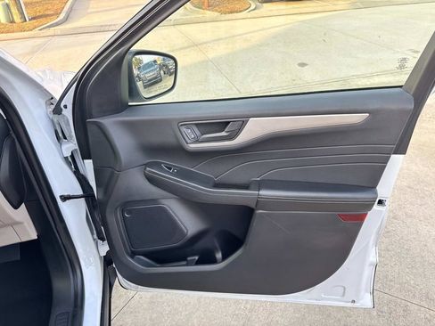 Certified 2022 Ford Escape SE w/ Convenience Package image 14