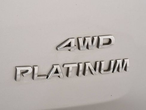 Used 2019 Nissan Pathfinder Platinum AWD/4WD image 23