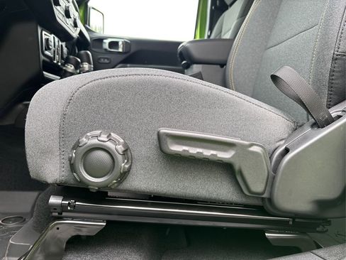 New 2025 Jeep Gladiator Sport image 24