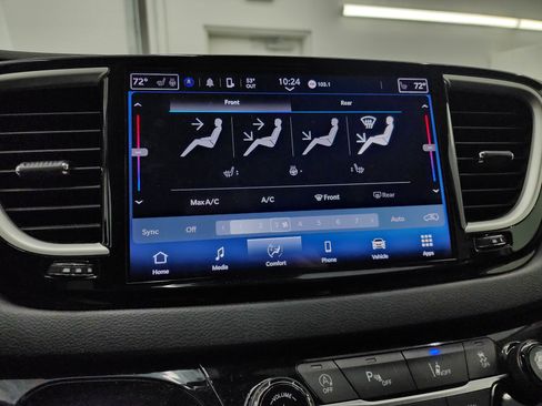 Used 2024 Chrysler Pacifica Touring-L FWD image 48