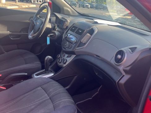 Used 2015 Chevrolet Sonic LT image 10