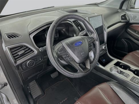 Used 2022 Ford Edge Titanium w/ Equipment Group 301A AWD/4WD image 25