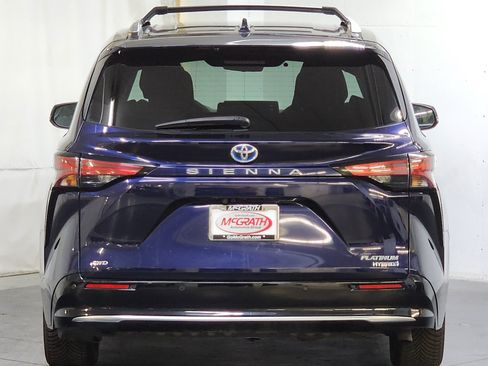 Used 2021 Toyota Sienna Platinum AWD/4WD image 6