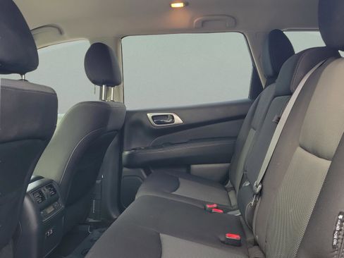 Used 2020 Nissan Pathfinder SV w/ Cargo Package image 9