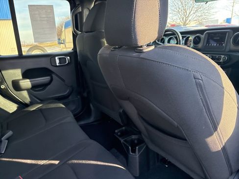 Used 2021 Jeep Wrangler Unlimited Sport image 16