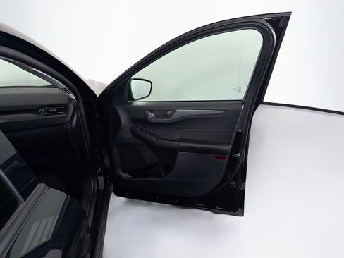 Used 2025 Ford Escape Active FWD image 33