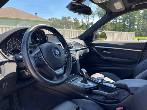 Used 2018 BMW 330i xDrive Sedan w/ Convenience Package AWD/4WD image 18