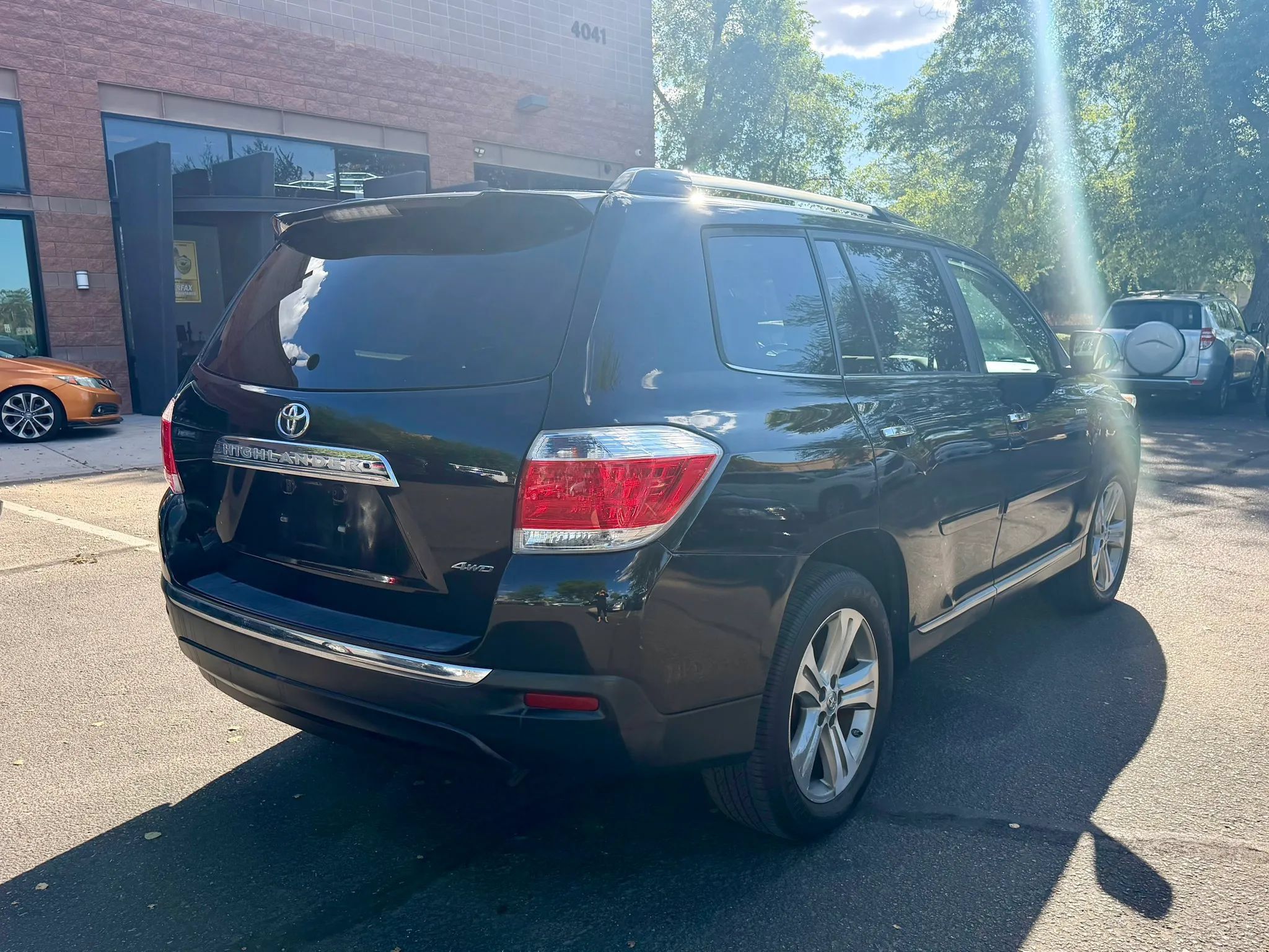 Used 2011 Toyota Highlander Limited w/ Tow Pkg AWD/4WD image 5
