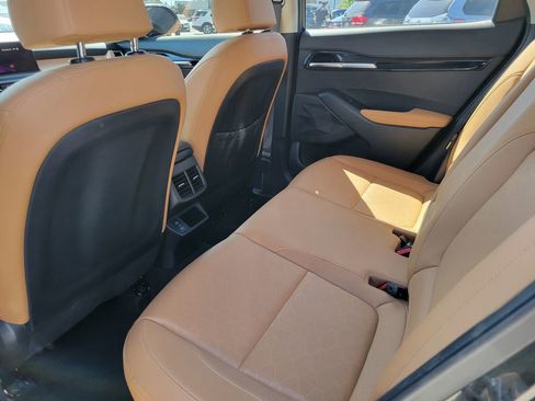 Certified 2024 Kia Seltos SX w/ SX Sunroof Package AWD/4WD image 8