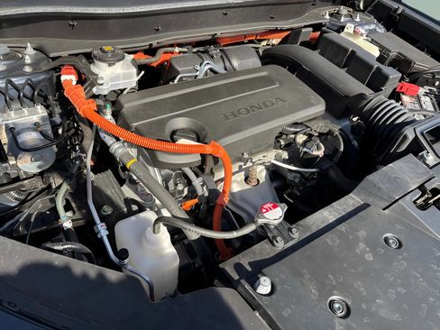 Certified 2025 Honda CR-V Sport image 13