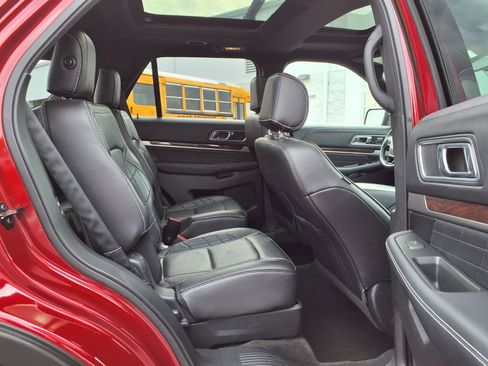Used 2017 Ford Explorer Platinum AWD/4WD image 26
