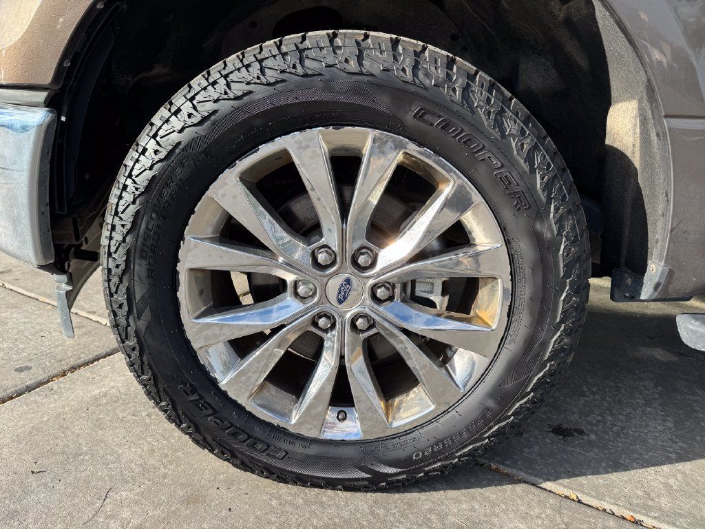 Used 2017 Ford F150 XLT w/ Equipment Group 302A Luxury AWD/4WD image 25