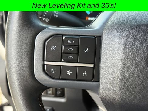 Used 2025 Ford F250 Lariat w/ Black Appearance Package AWD/4WD image 32