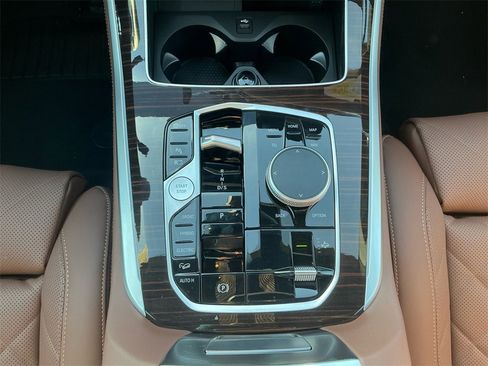 New 2026 BMW X5 xDrive50e image 11