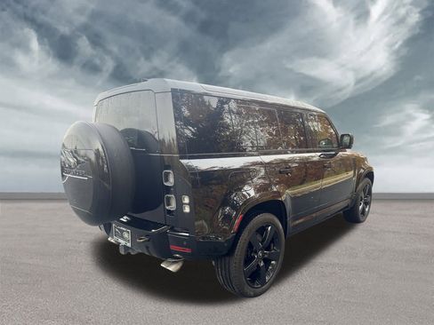 Used 2024 Land Rover Defender 110 V8 image 5