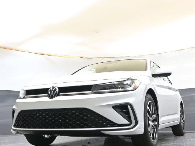 Used 2026 Volkswagen Jetta SE FWD image 37