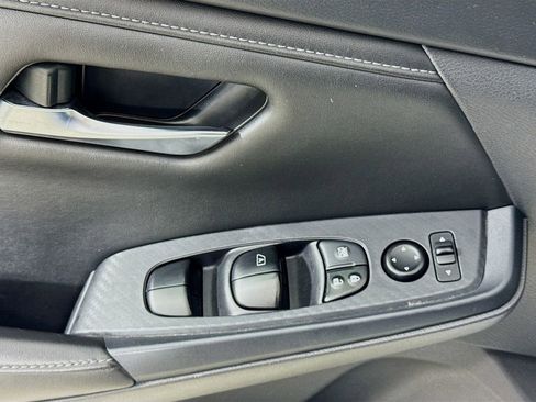 Used 2024 Nissan Sentra SV FWD image 21